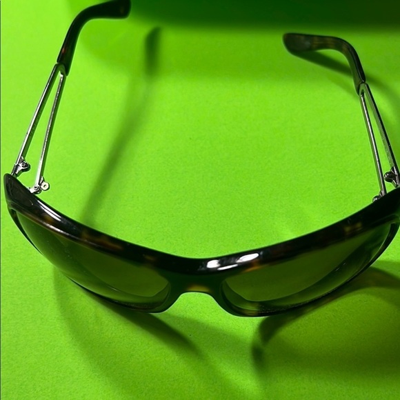 Marc Jacobs Brown tortoise Broken Sunglasses With Case - Picture 2 of 14